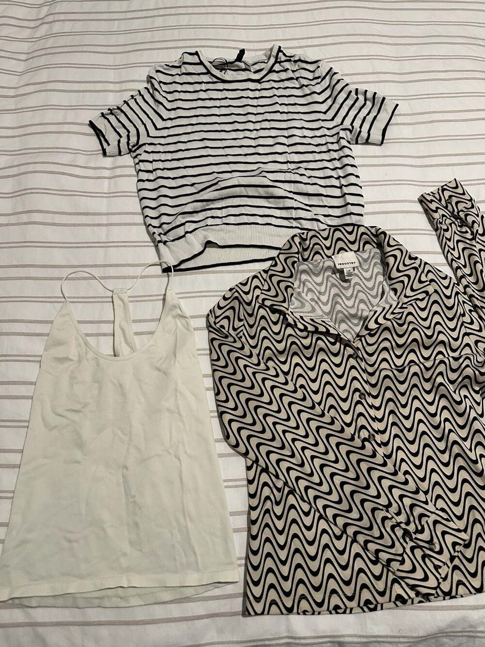 Lot Industry Black and Beige Swirl Wave Pattern Long Sleeve Button-Down Shirt